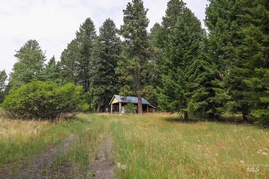 2165 West Mountain Rd, Donnelly, ID 83615 - #2