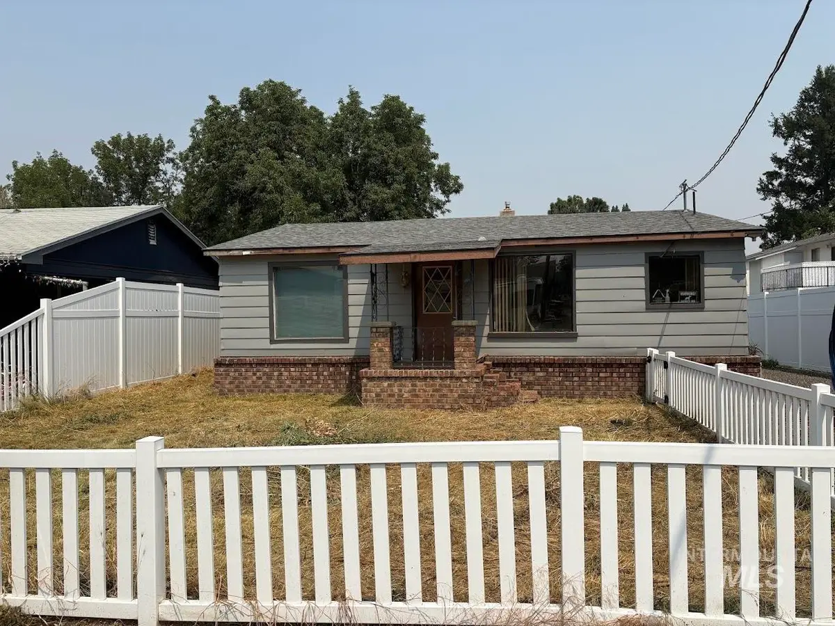 427 Airway Ave, Lewiston, ID 83501 - #1