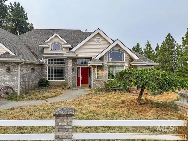 1803 Highway 99, Troy, ID 83871