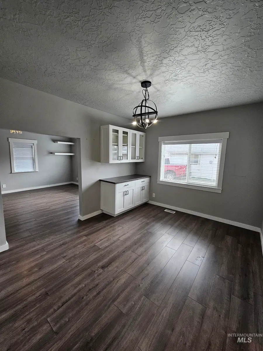 1310 E Chicago St, Caldwell, ID 83605 - #3