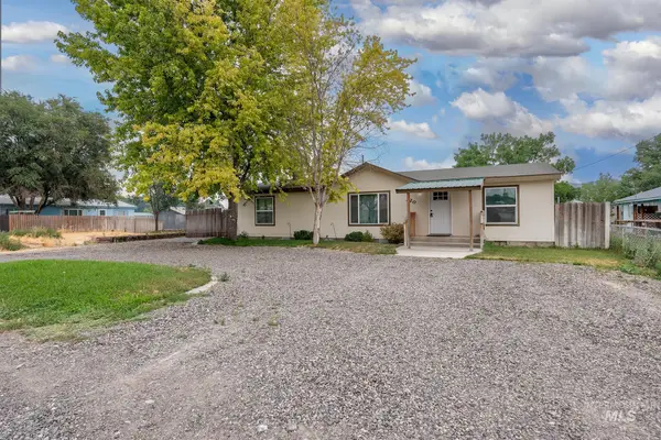220 Oak St., Vale, OR 97918