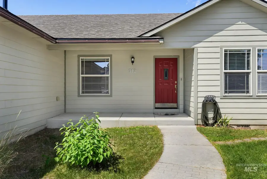 912 Valiant St, Middleton, ID 83644 - #3