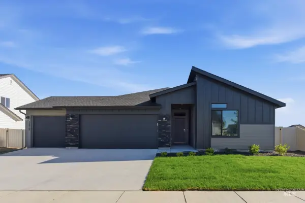 3741 E White Plains St, Nampa, ID 83686