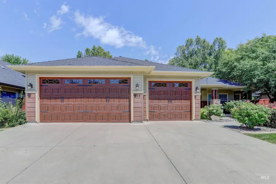974 E Switchback Dr, Meridian, ID 83646 - #2
