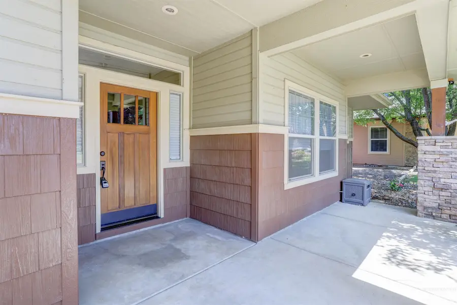 974 E Switchback Dr, Meridian, ID 83646 - #3