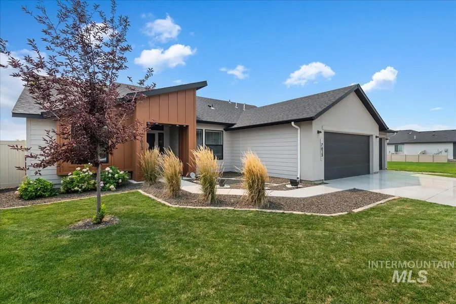 7613 E Flyway St, Nampa, ID 83687 - #3