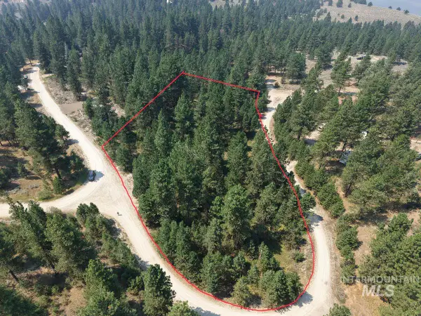 13 Pelican Place, Cascade, ID 83611