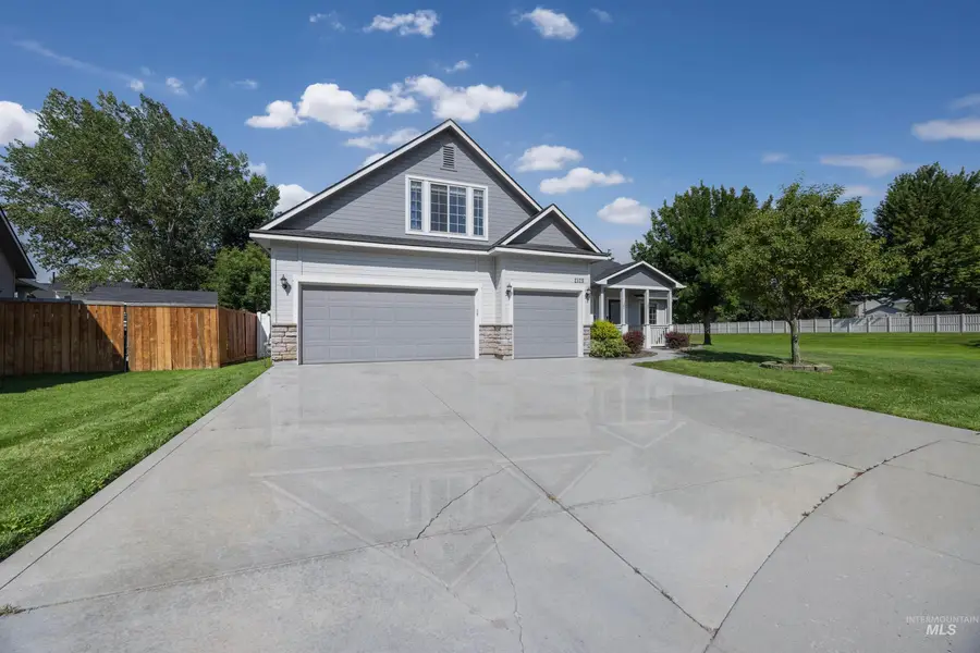 2129 N Cool Springs Ave, Kuna, ID 83643 - #3