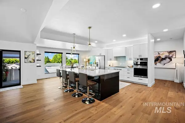 3707 S Edgeview Dr, Nampa, ID 83686