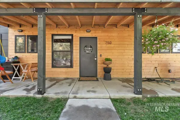 750 S 3rd W. B, Mountain Home, ID 83647