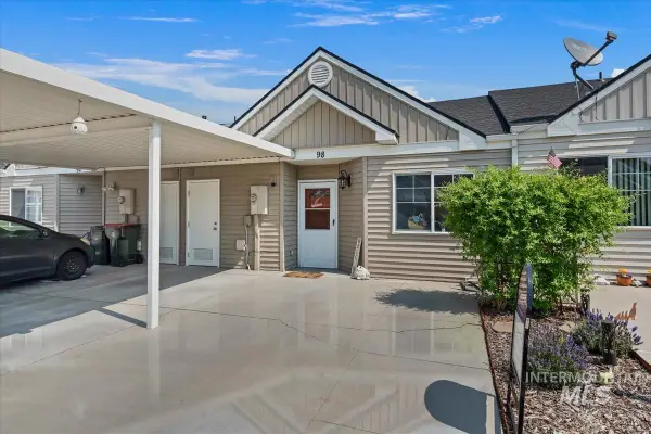 98 E Waterbury Ln, Meridian, ID 83646