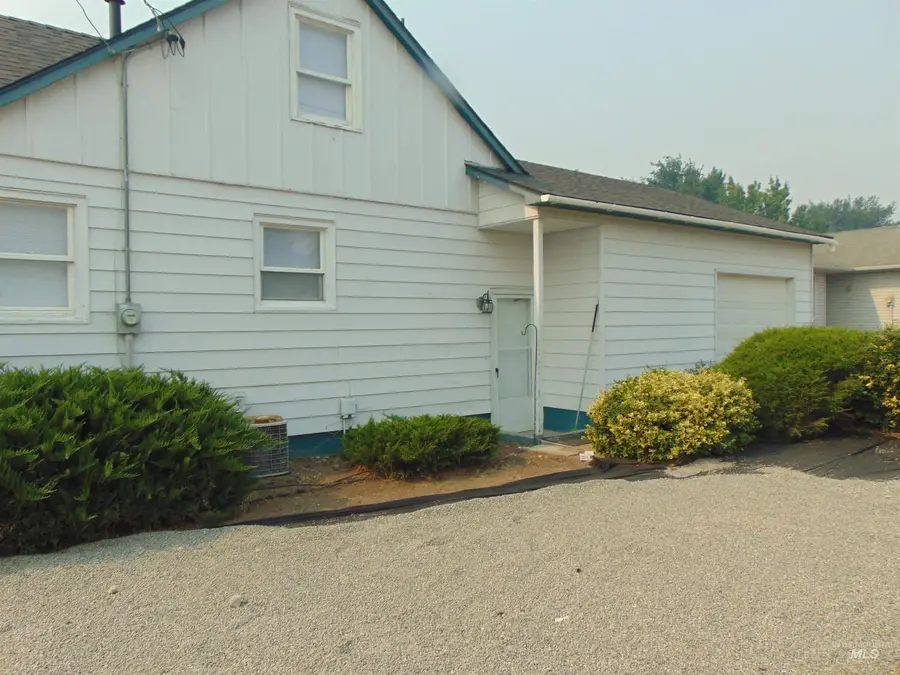 1864 W Idaho Ave., Ontario, OR 97914 - #2
