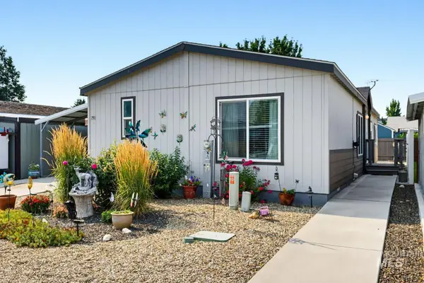 751 Freedom Ln, Emmett, ID 83617