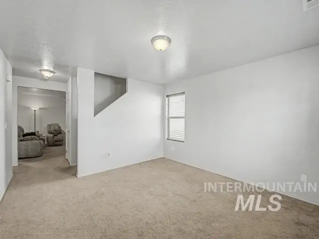 1152 NW 22nd St, Fruitland, ID 83619 - #3