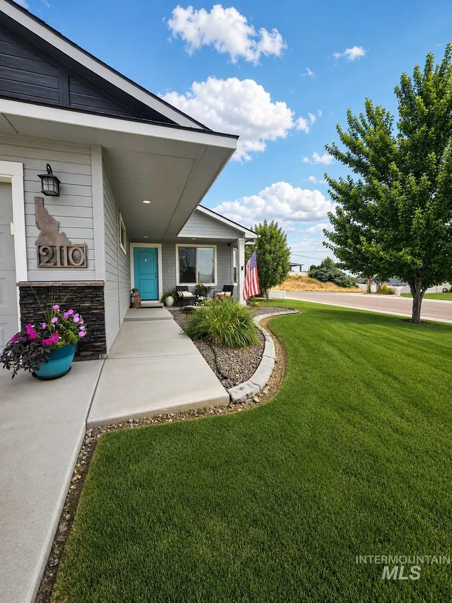 2110 E Ridgeview Avenue, Payette, ID 83661 - #2
