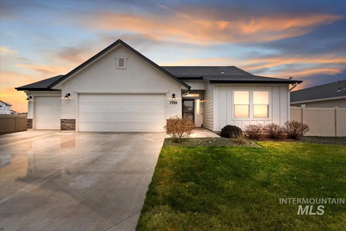 7725 E Flyway St, Nampa, ID 83687 - #1