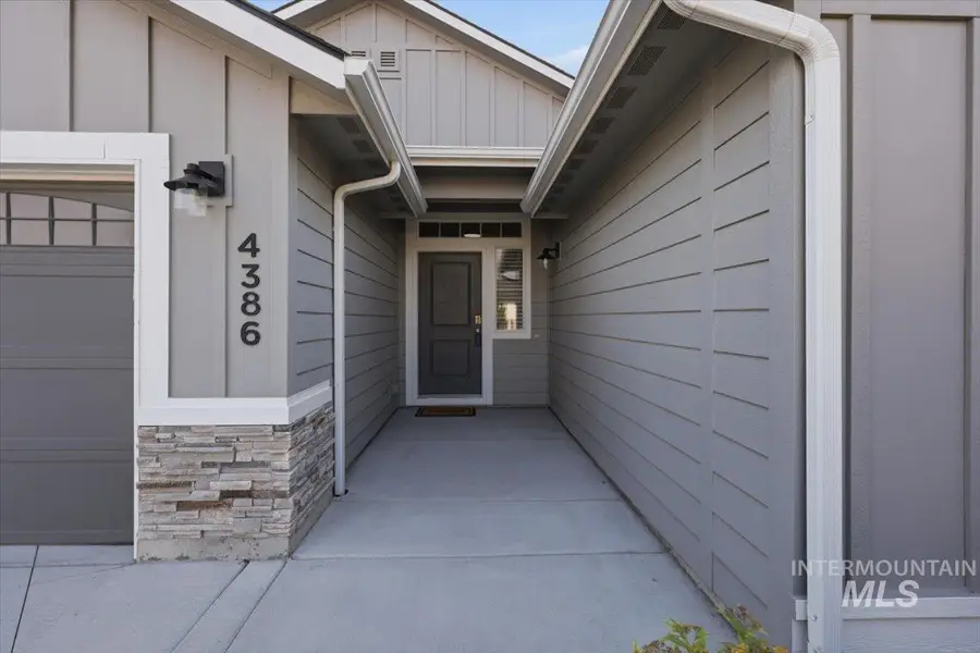 4386 N Maplestone Avenue, Meridian, ID 83646 - #2