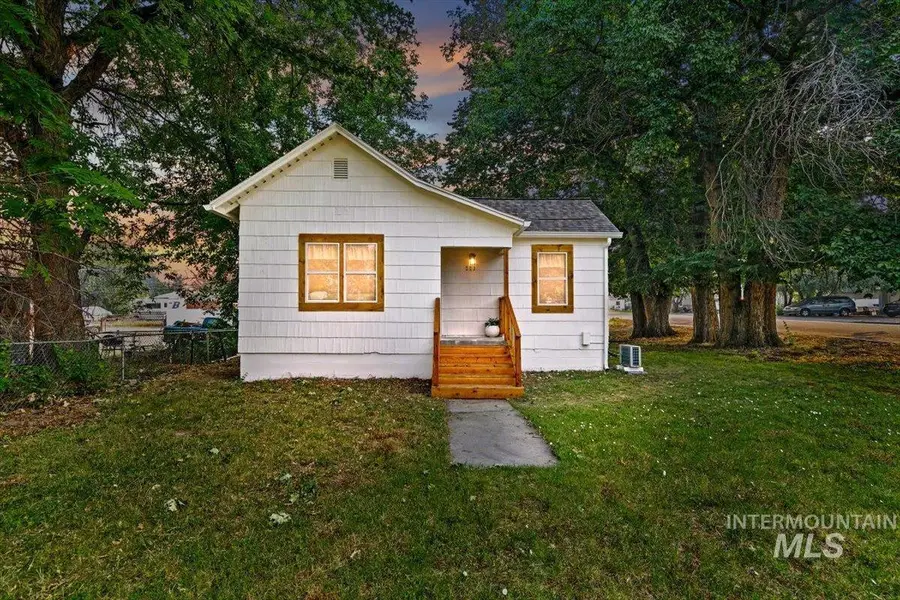 223 E Chicago St, Caldwell, ID 83605 - #2