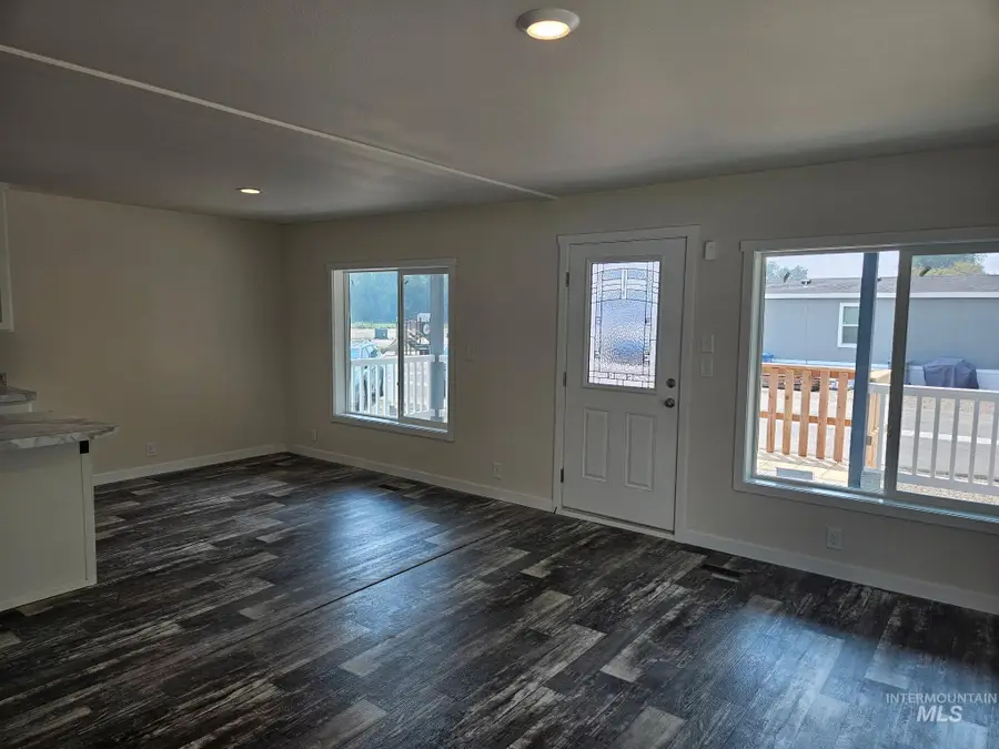 370 W 12th S #7, Mountain Home, ID 83647 - #2