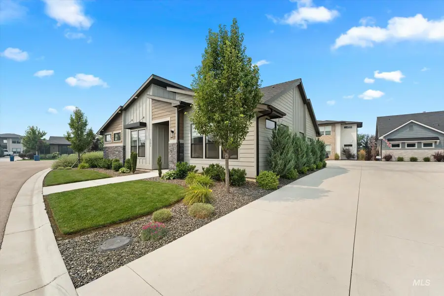 545 S Big Star Ln, Eagle, ID 83616 - #2