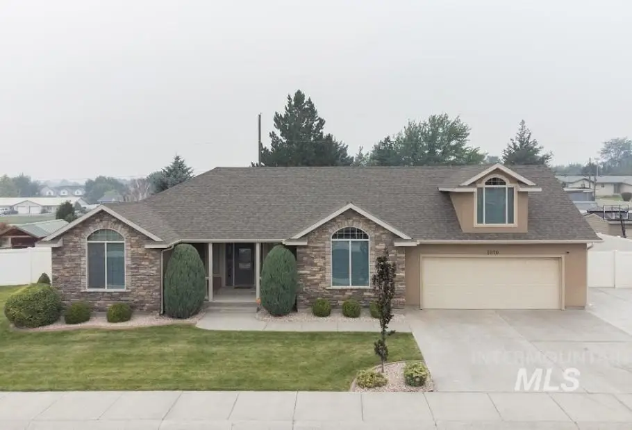 1030 Oakwood St, Burley, ID 83318 - #1