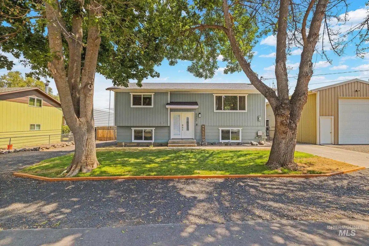 3327 5th St G, Lewiston, ID 83501 - #1