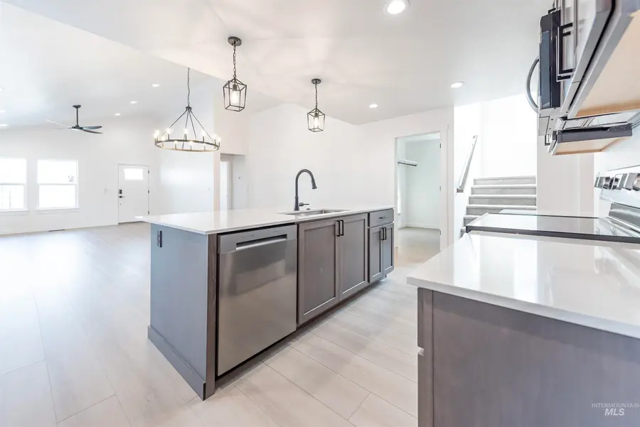 325 E Chevy Dr., Boise, ID 83716 - #3