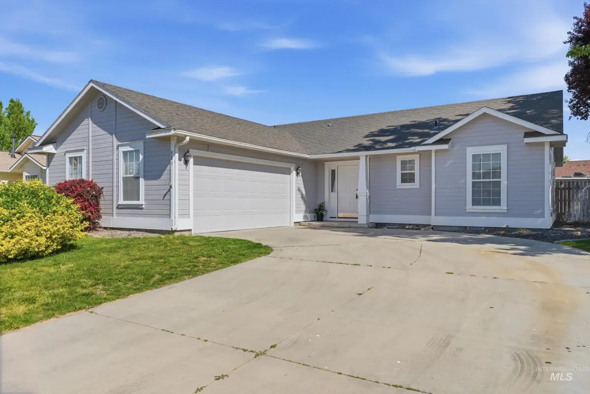 501 E Knights Cir, Nampa, ID 83687 - #1