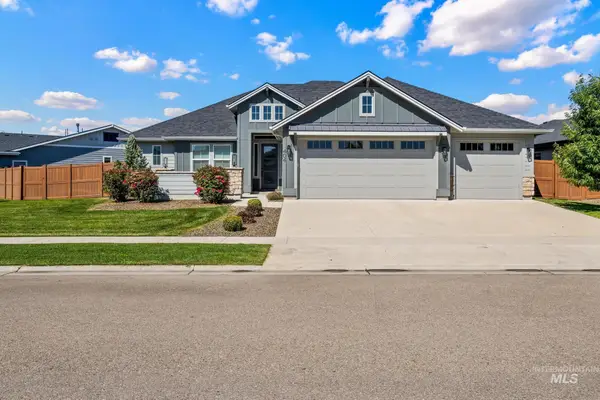 404 S Aspen Lakes Way, Star, ID 83669