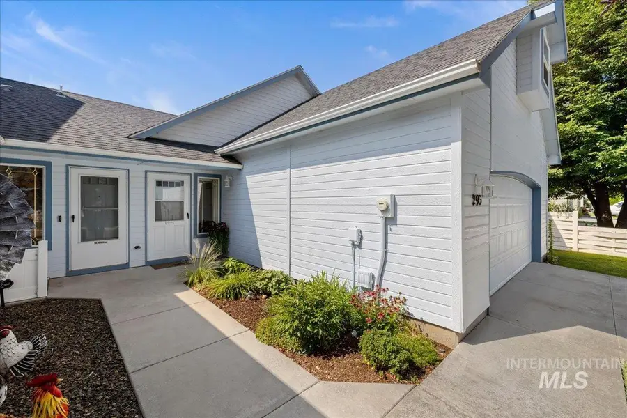 293 S Case St, Kuna, ID 83634 - #3