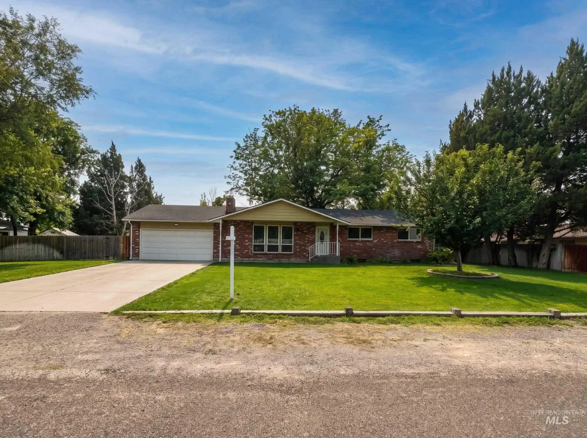 2819 Shamrock Ave, Nampa, ID 83686 - #1