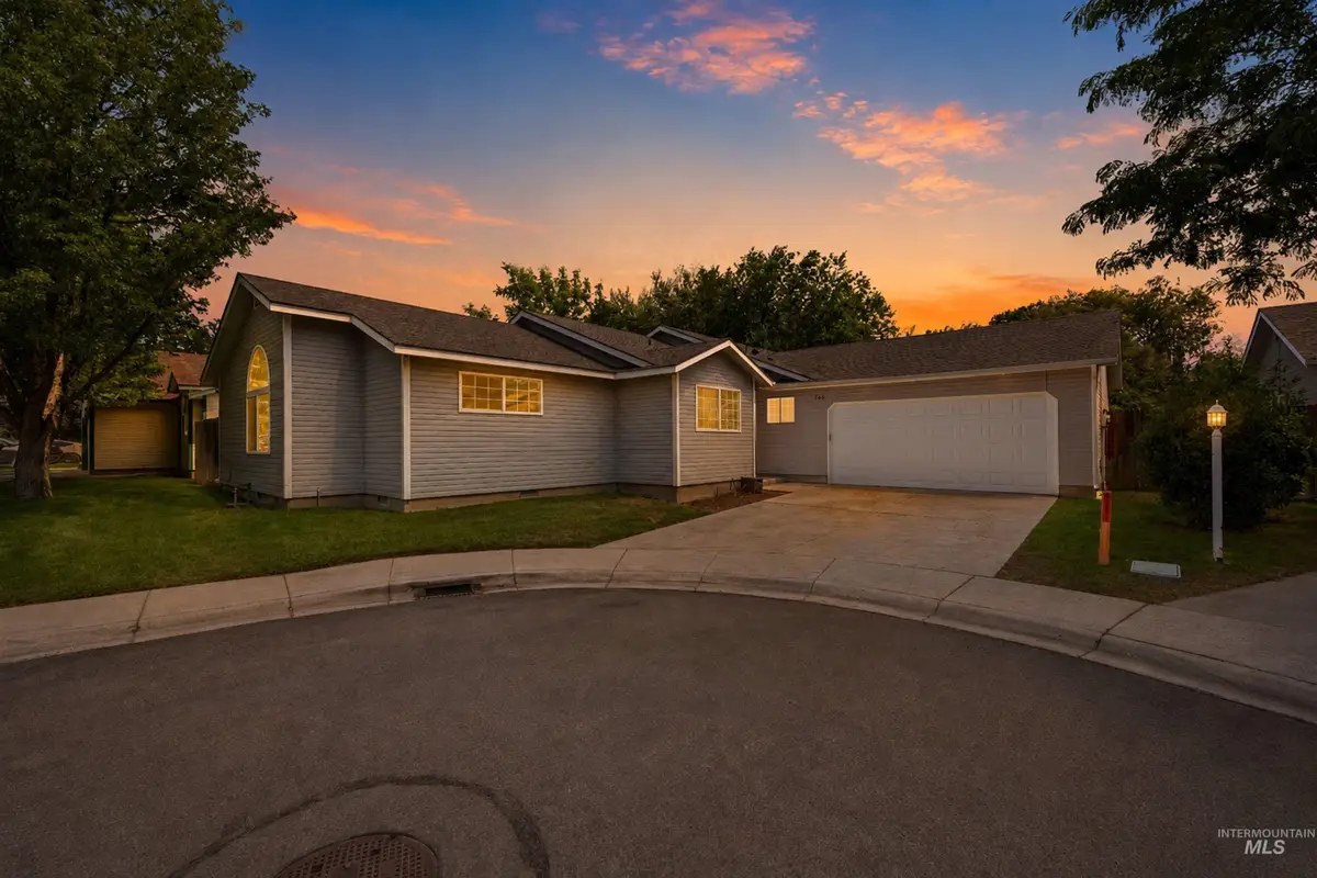 746 S Coral Pl, Boise, ID 83705 - #1
