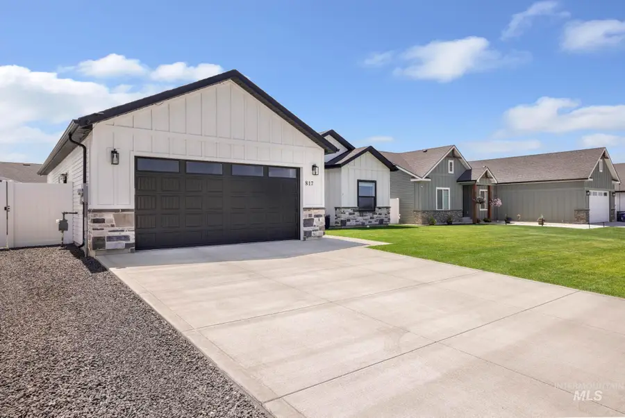 817 23rd Ave E, Jerome, ID 83338 - #3