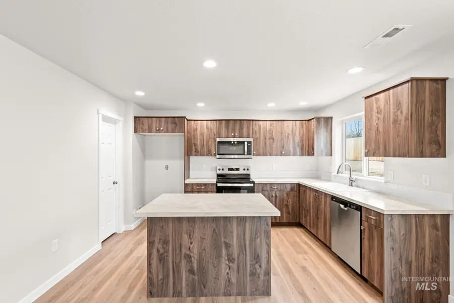 643 W Novak Dr, Emmett, ID 83617 - #3
