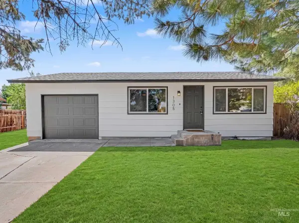 1305 N 2nd E, Mountain Home, ID 83647