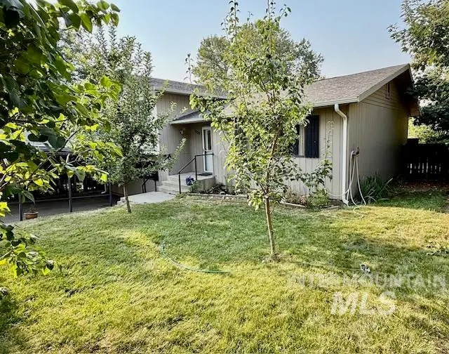 1009 W Hemlock Avenue, Lewiston, ID 83501 - #3