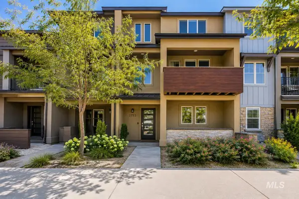 3755 E Parkcenter, Boise, ID 83716