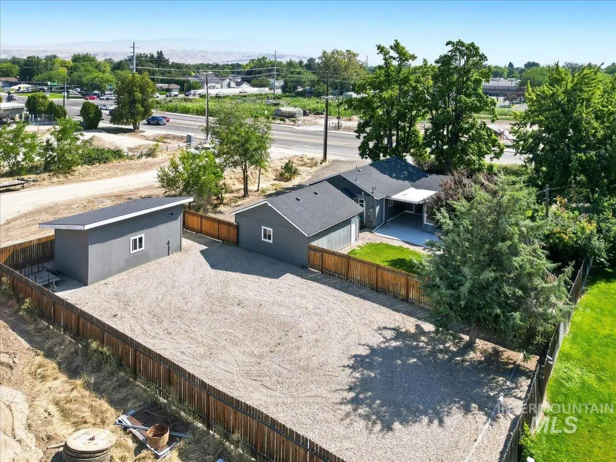 3029 N Maple Grove Rd, Boise, ID 83704 - #1