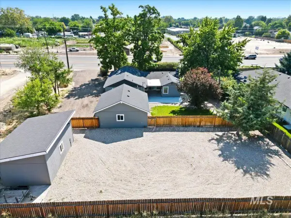 3029 N Maple Grove Rd, Boise, ID 83704