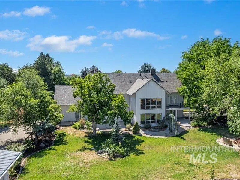 3040 N Duane Dr, Meridian, ID 83646 - #1