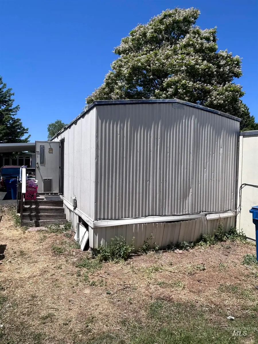 290 NE Pearl St, Mountain Home, ID 83647 - #3
