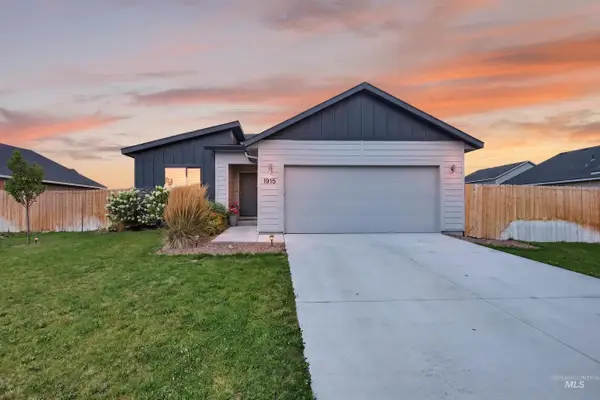 1915 SW Cooper Ave, Mountain Home, ID 83647