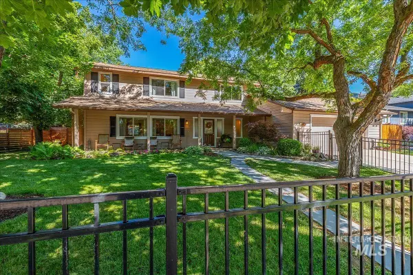 1740 E Ridgecrest Dr, Boise, ID 83712