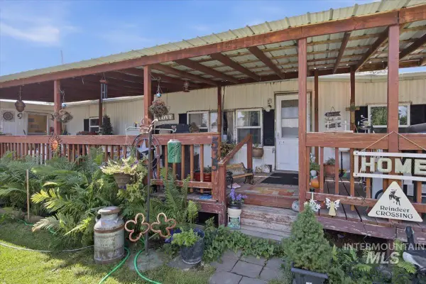 535 5th Ave W, Gooding, ID 83330