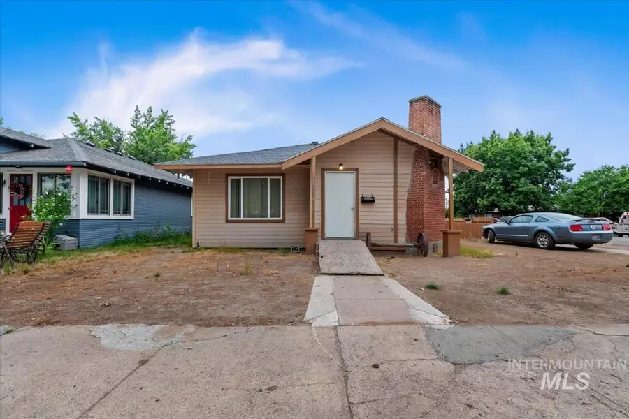 403 S Wardwell Ave, Emmett, ID 83617 - #2