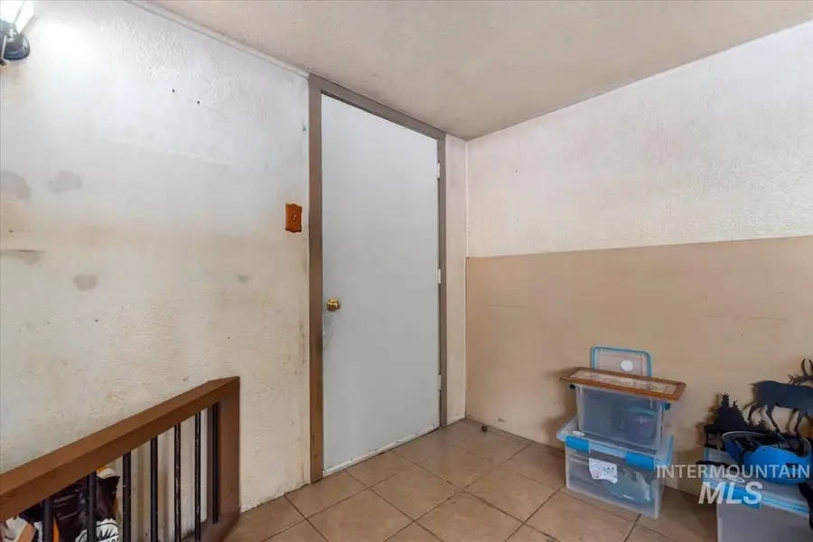 403 S Wardwell Ave, Emmett, ID 83617 - #3
