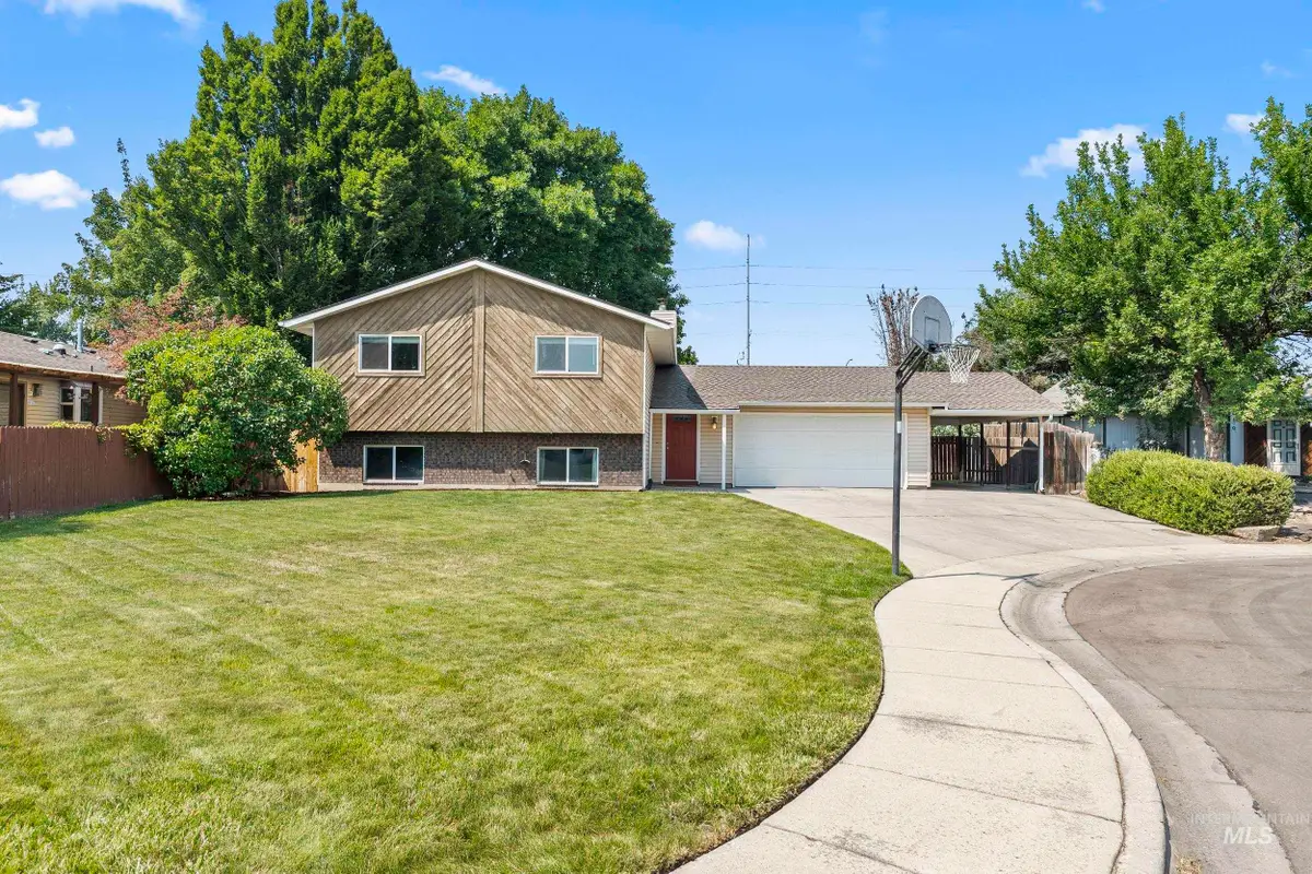 8920 W Donnybrook Dr, Boise, ID 83709 - #1