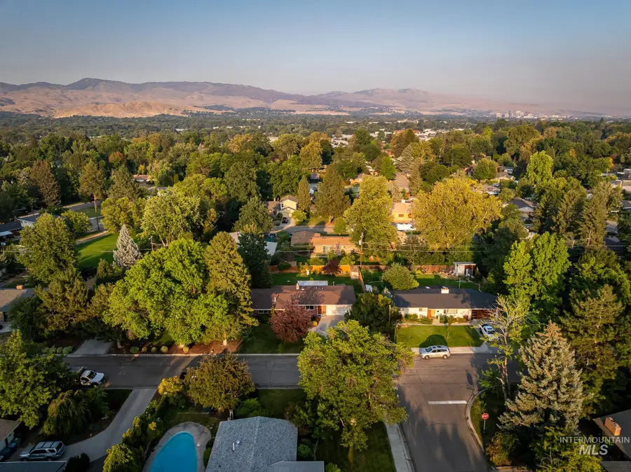 3706 W Clement Rd, Boise, ID 83704 - #2