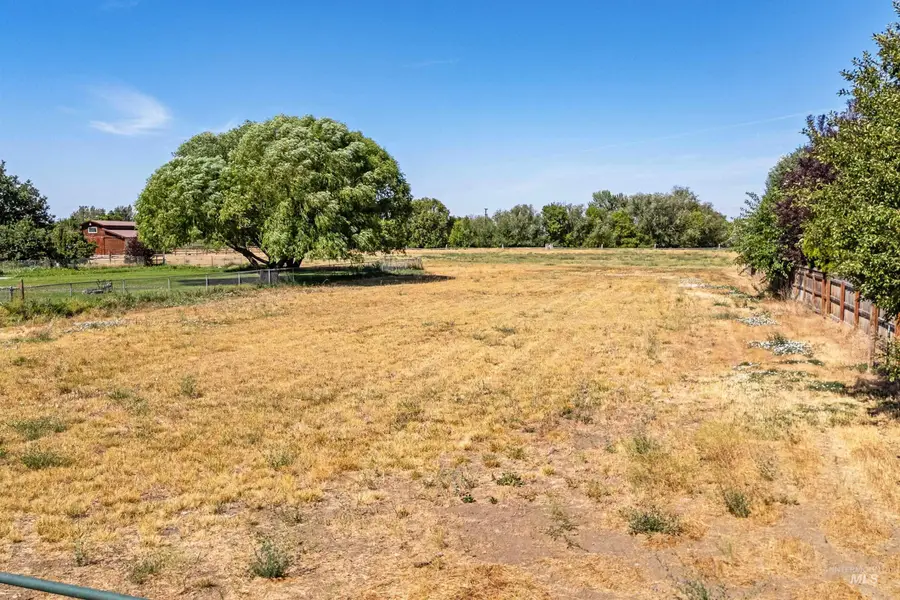 307 N Grape St, Shoshone, ID 83352 - #3