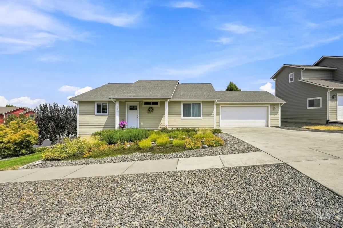 1806 Koda Court, Moscow, ID 83843 - #1